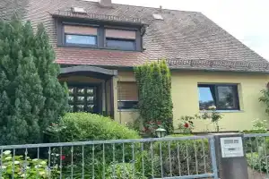 Spacious 3BR House with 2 Parking Spaces & Garden, Nurnberg