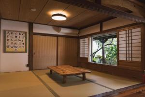 Ryukyu Traditional House Inn TaminatoInn 6guests with Japanese-style rooms田港邸 6名宿泊 和室あり, Nakijin