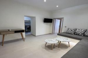 New Villa Sostis & Private Hot Tub, Messaria