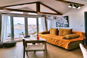 Attic in the city center Apartments, Mytilini