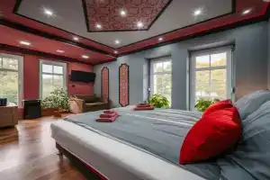 White House Apartman, Red Room, Miskolc