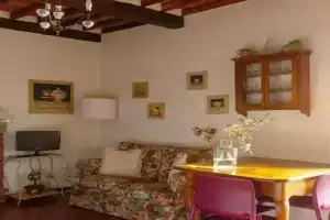 ROSSO DEL CHIANTI al CENTRO STORICO 2 Apartments, Panzano