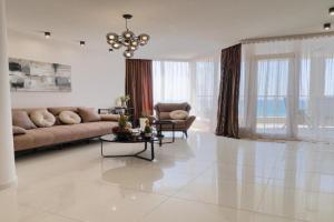 Luxury SeaView Apartment Azzurro 5, Balchik