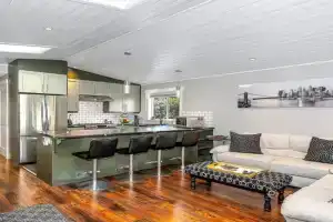 Knockan Hill Rentals - Garden Suite Guest house, Victoria