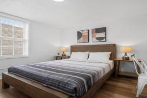 Bloomfield F Stylish Cozy Private Bedroom, Shared Bathroom, with Free Parking, Pittsburgh