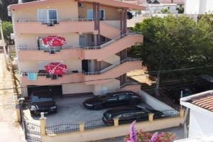 Ago Apartmani, Dobra-Voda