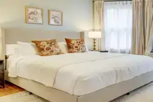 The 200 South St | King Ste 20 Hotel, Charlottesville