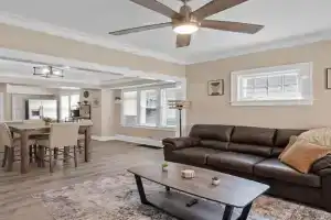 Cozy 3BR for Traveling Nurse and Families by Mys House, Milwaukee