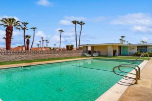 Palm Breeze Apartments, Palm Desert