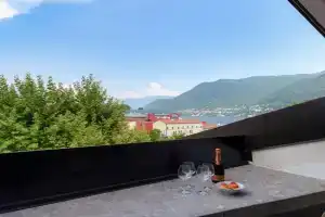 Amazing Attic with Terrace on Lake Harbour Apartments, Cernobbio