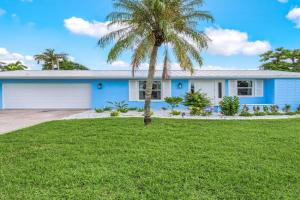 Endless Fun & Coastal Comfort with Game Room, Bikes & Beach Vibes - Luanne Beach Retreat - Roelens, Cape Coral