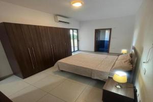 Room Cozy with private bathroom in San Julian, St Julians