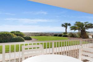 Azure 101 - Luxury Ground Floor Beachfront Apartments, Fort Walton Beach