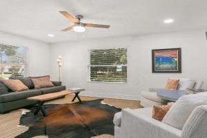 NEW SoHo Sanctuary - Gorgeous Apartment Steps to S Howard Ave with Fenced Yard, Tampa