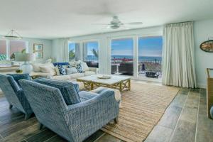 Blu 201 - Luxury End-Unit & Amazing Oceanfront Views Apartments, Fort Walton Beach