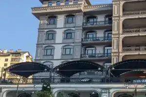 Apartamenti bilya parku z byuvetom mineralnoyi vodi, Truskavets