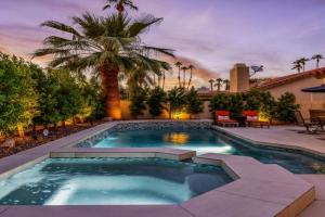 Azure Oasis-Saltwater Pool & Spa with Putting green! Guest house, Palm Desert