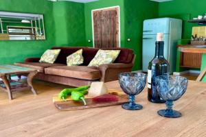 Las Palomitas Coastal Retreat in sleeps 6 Apartments, Tarifa