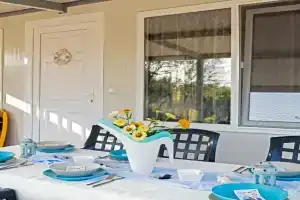Family House GO TO - Parking & Dog Yard, Kavarna