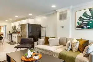 2 Blocks to Patterson Park Urban Stay Near Eats Guest house, Baltimore
