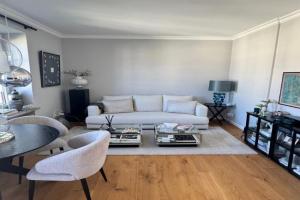 Exklusive 60qm Designerwohnung im Herzen von - 1 min zur Maximilianstraße Apartments, Munchen