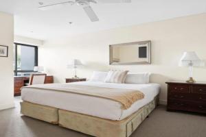 Waterfront Executive Apartment in central, Geelong