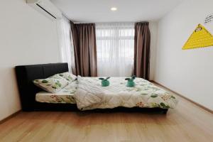 Entire Unit in, Sarawak Apartments, Kuching