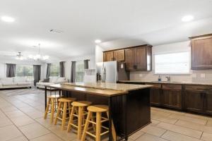 Luxury Home Mins to JPS & Medical City Guest house, Fort Worth