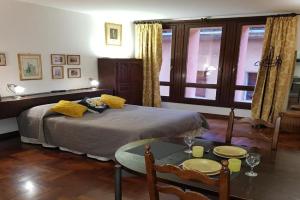Otelia, Cremona