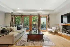 Spacious 3-Bed West Loop Townhouse, 1 Car Garage, Chicago
