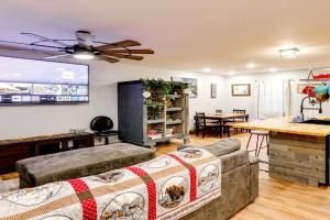 Walk to Dtwn Dog-Friendly Retreat in! Guest house, Fairbanks