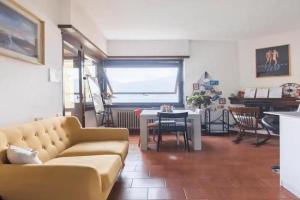 Cat lovers home Apartments, Menaggio