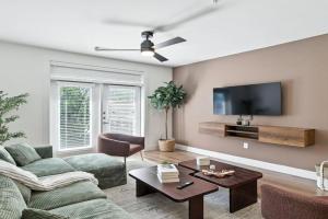 44 Chic 2B Condo, Resort Pool and Gym, Near Stockyards, Fort Worth