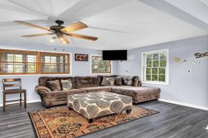 Spacious Retreat Near National Guest house, Augusta