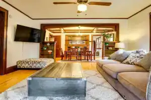 Great for Travel Nurses, Remote Workers! MPLS Home Guest house, Minneapolis