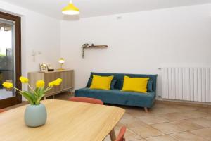 La Casetta di Viola, GardaLake, by Host4U Apartments, Moniga