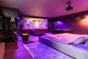 Jacuzzi Cinema Japandi 2 Apartments, Kaunas