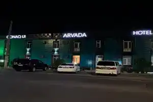 Arvada Apartments, Taraz