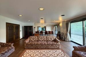 Sea SIDE TERRACE Guest house, Toba