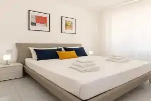 Design and Fashion - new bright apartment, Milan