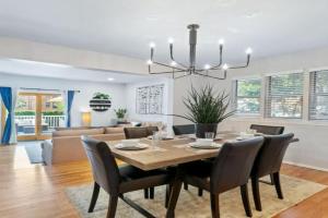 Stunning 4-story Home in Shadyside with Sauna, plenty of off-street parking, and highly walkable Guest house, Pittsburgh