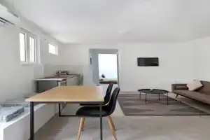 Muse Studios & Apartments, Agia Marina