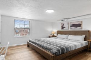 Bloomfield H Stylish Cozy Private Bedroom, Shared Bathroom, with Free Parking, Pittsburgh