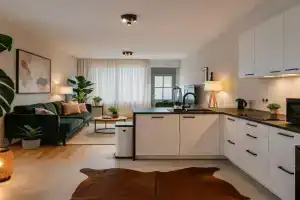 Modern Comfort - Bus & Tram at Door Apartments, Antwerp