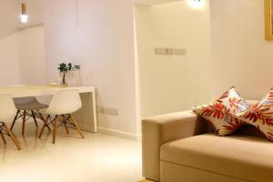Pinewood Luxury apartment, Colombo
