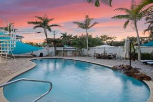 Siesta Key Luxury Retreat - Steps from Crescent Beach Guest house, Siesta Key