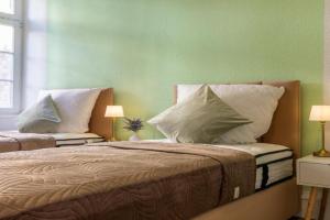Home-ON, group travel with comfortable bed Apartments, Wiesbaden
