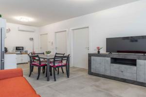 Dany & Carol - Affitto Breve Stazione-Milano Apartments, Rho