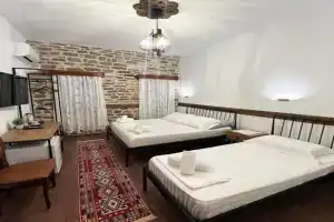 Castle Steps Guest house, Gjirokaster