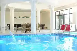 Royal Pool Cottage, Shymkent